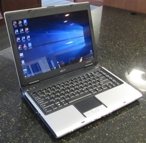 Loaning Laptop 300x 292